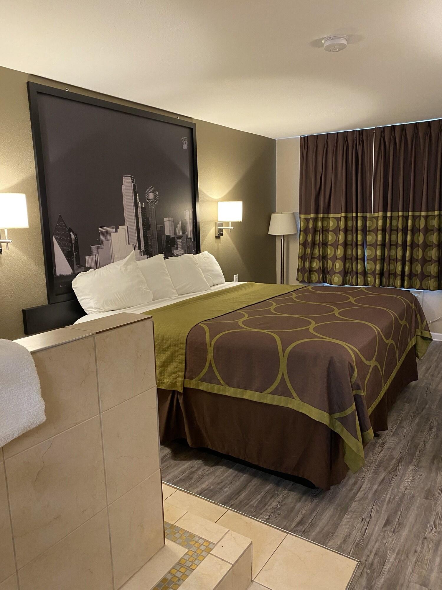 Super 8 By Wyndham Terrell Hotel Bagian luar foto